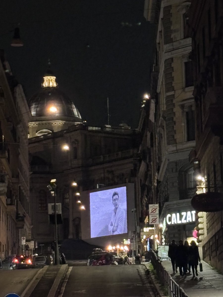 robdefab's tweet photo. @vaticannews_it Oggi invece i mercanti nel tempio! Orrore vero! Se non mettete voi un limite al marketing allora siamo davvero alla fine dei tempi…..#santamariamaggiore #papafrancesco @Pontifex_it https://t.co/VFbWdpA5OC