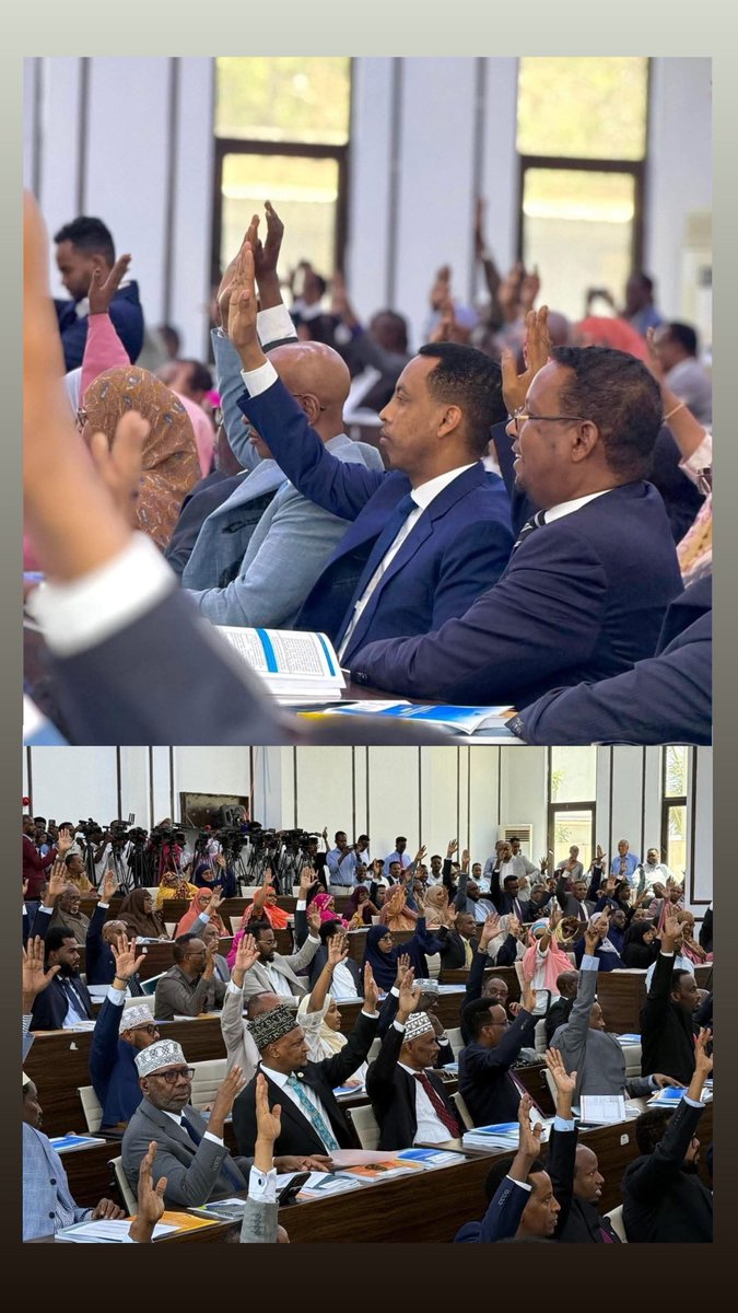 Apdimaajid_'s tweet photo. BREAKING:- The Constitution has been approved in its entirety, 222 MPs approved it, there were no abstentions or objections.

President Hassan Sheikh Mohamud's wish has come true, and the Constitution has been approved and is being discussed with Deni and Cries! https://t.co/igr4KjWJFr