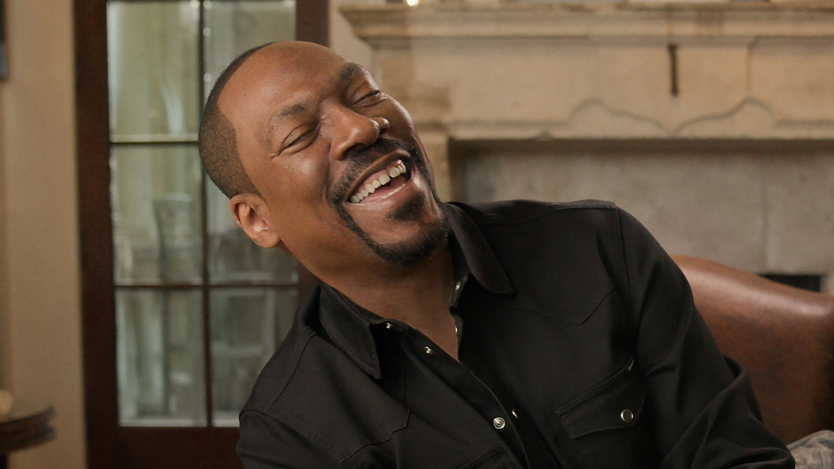 africagiant's tweet photo. Even the biggest stars have moments of regret, and for comedy legend Eddie Murphy, those moments involve three major films he turned down.

In a recent interview, Murphy opened up about passing on "Ghostbusters," "Rush Hour," and "Who Framed Roger Rabbit." He admits that what makes these decisions stick with him is simple: all three went on to become massive box office hits.

Here is how it played out:

He chose "Beverly Hills Cop" over "Ghostbusters."

He thought "Who Framed Roger Rabbit" sounded too ridiculous to work.

Of course, Murphy's career hardly suffered. He went on to star in countless iconic films and remains one of the most successful comedians of all time. Still, his honesty is a good reminder that even at the highest level of success, people look back and wonder about the opportunities they let slip away.