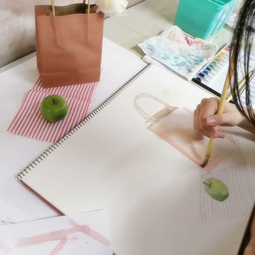 ms_studio_y's tweet photo. アート教室M'sスタジオ南平岸教室、3/4(水)の制作風景です　次の開催日は3/18(水)となります　よろしくお願いいたします!!
#水彩画 #デッサン #絵画教室 #趣味 #習い事 https://t.co/tNnmBBtRsz