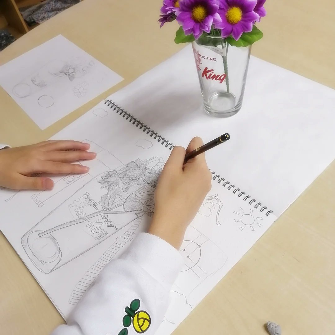 ms_studio_y's tweet photo. アート教室M'sスタジオ南平岸教室、3/4(水)の制作風景です　次の開催日は3/18(水)となります　よろしくお願いいたします!!
#水彩画 #デッサン #絵画教室 #趣味 #習い事 https://t.co/tNnmBBtRsz