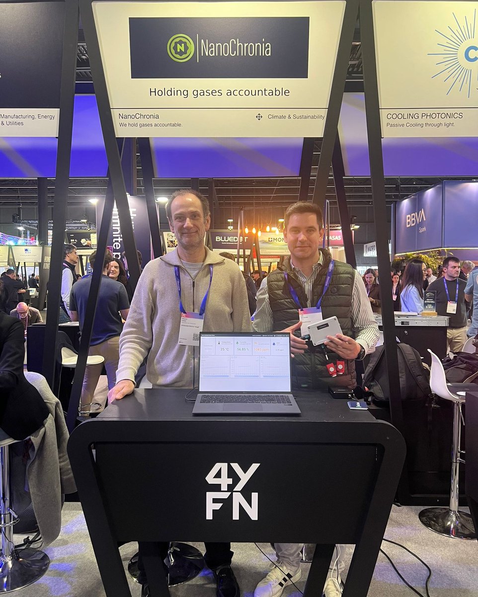 universitatURV's tweet photo. 💻La #URV presenta al Mobile World Congress una aplicació d’#IA per adaptar textos a la lectura fàcil. A més del projecte ExplainUp, l’empresa derivada Nanochronia i la xarxa Cybercat-Valtec, liderada per la URV, també hi són presents.

#MWC26 

👉https://t.co/YEKmG2qi59 https://t.co/DyEiRRPes4