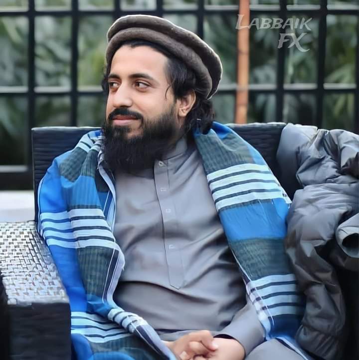 ایک بات کنفرم ہے
سر جُھکانے پر موت کو ترجیح دینے والے شخص کو 
پاکستان میں سعد حسین رضوی  کہتے ہیں✊🏻😎
#امریکہ_کی_غلامی_نامنظور