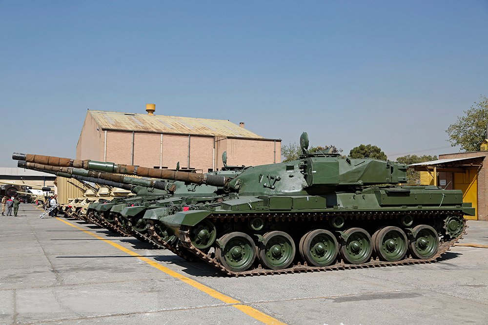 M4RDUK_701's tweet photo. Modified Mobarez mbts alongside other equipment at the Shahid Zarharan Center for Production in Tehran during the official army presentation on September 26, 2018 https://t.co/D81EWf1xvS