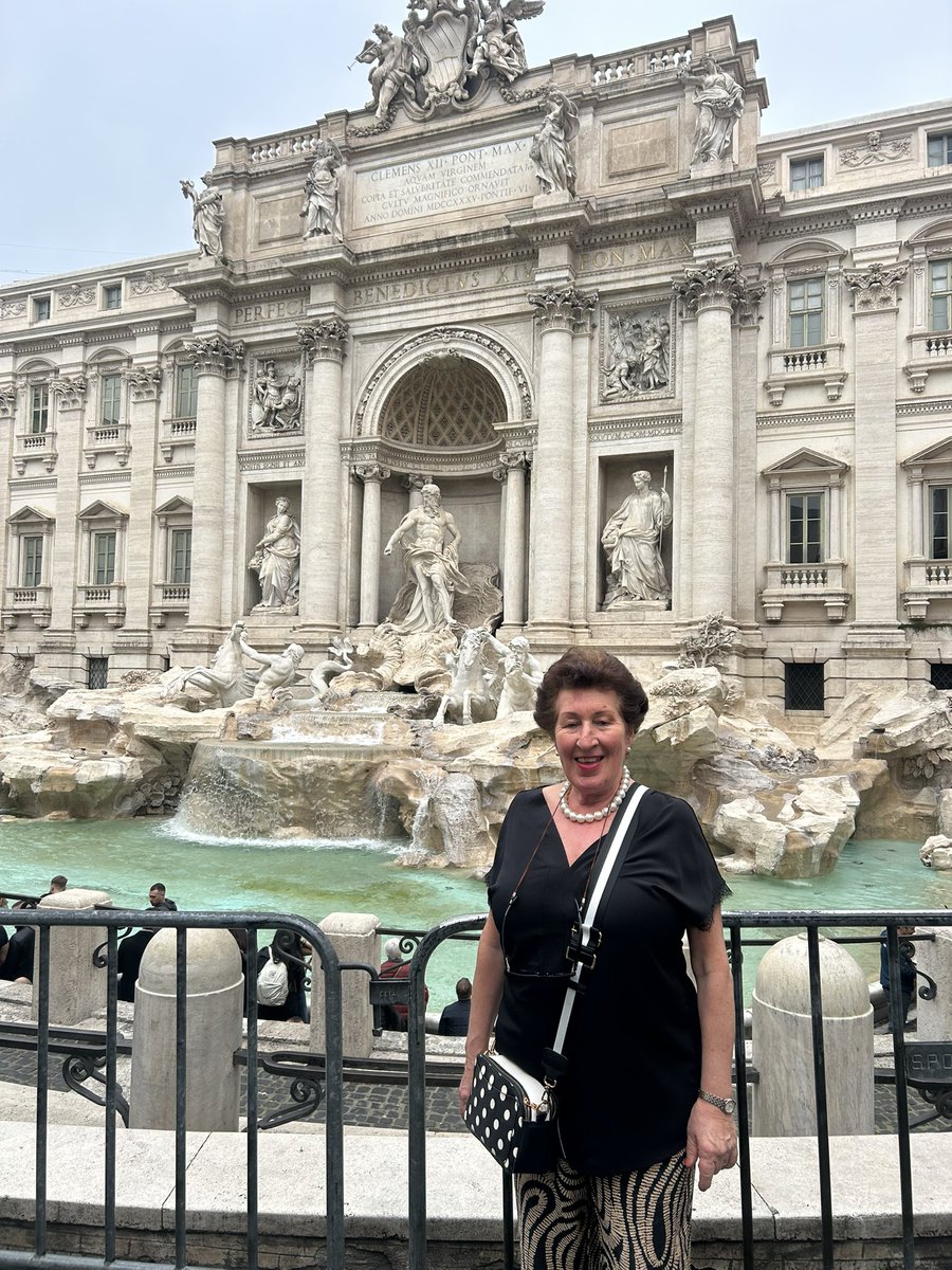 wee_roms's tweet photo. When in Rome x https://t.co/93f5SMjPbl
