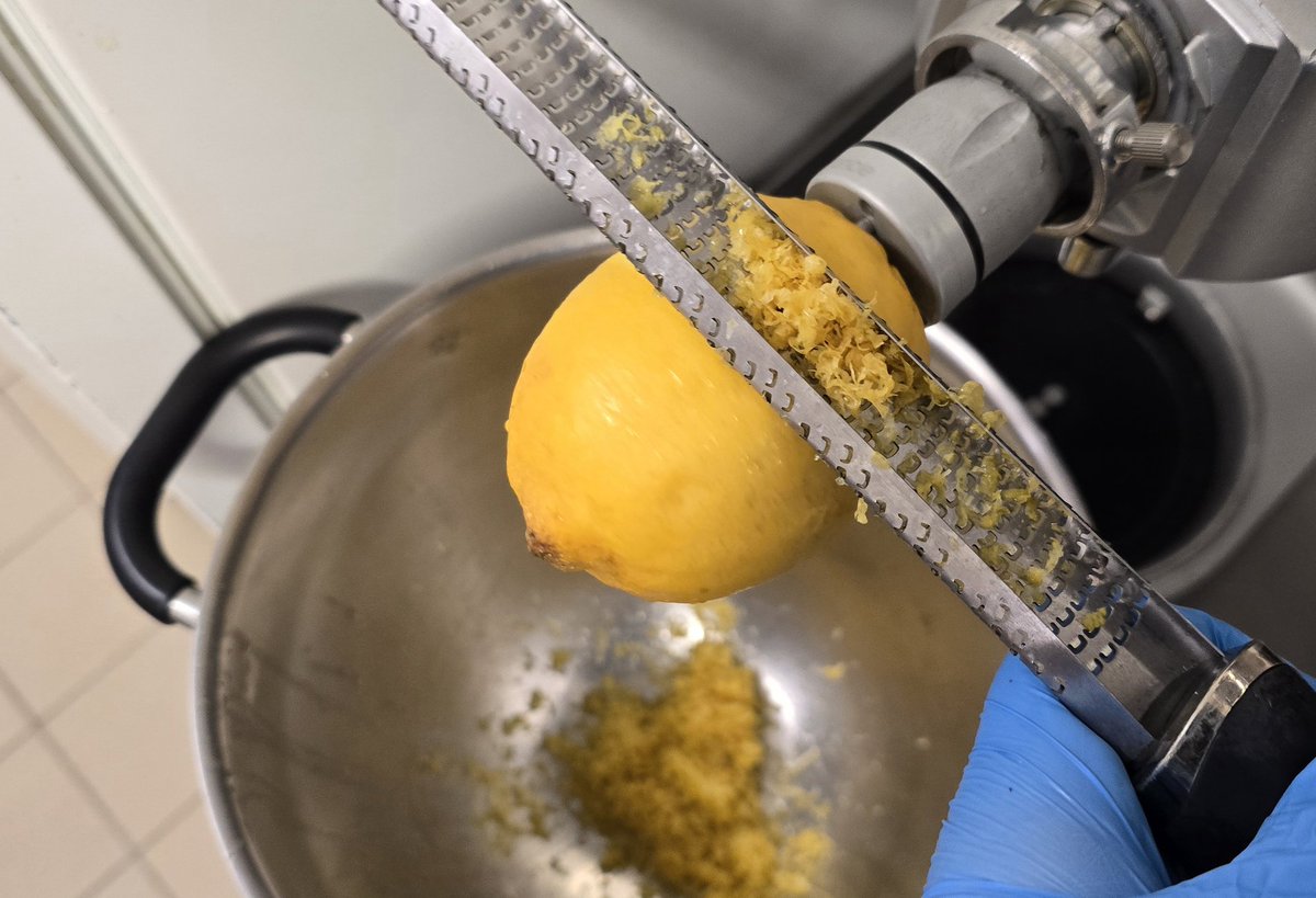 Cukrář Dlask tweet media