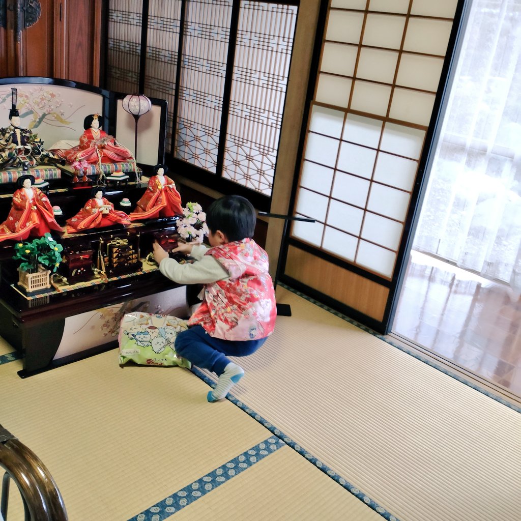 下の子がいないなーと思って探したら着てました。いやそれお姉ちゃんのやつ。