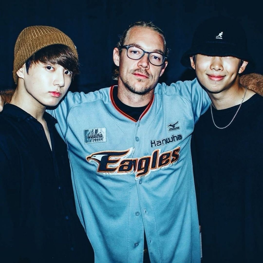 USBTSARMY's tweet photo. diplo | IG
Diplo posted the song credits for the 5 Arirang tracks he worked on along with a pic and clip from the past go to his account to see the ment.💜
#BTS_ARIRANG https://t.co/9ex0Yf71E0