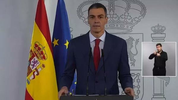 -Van a venir Trump, Feijóo y Abascal a comerme los hue...
-Sr. Sánchez! Elegancia!
-Es verdad. No a la Guerra.
-Mejor.