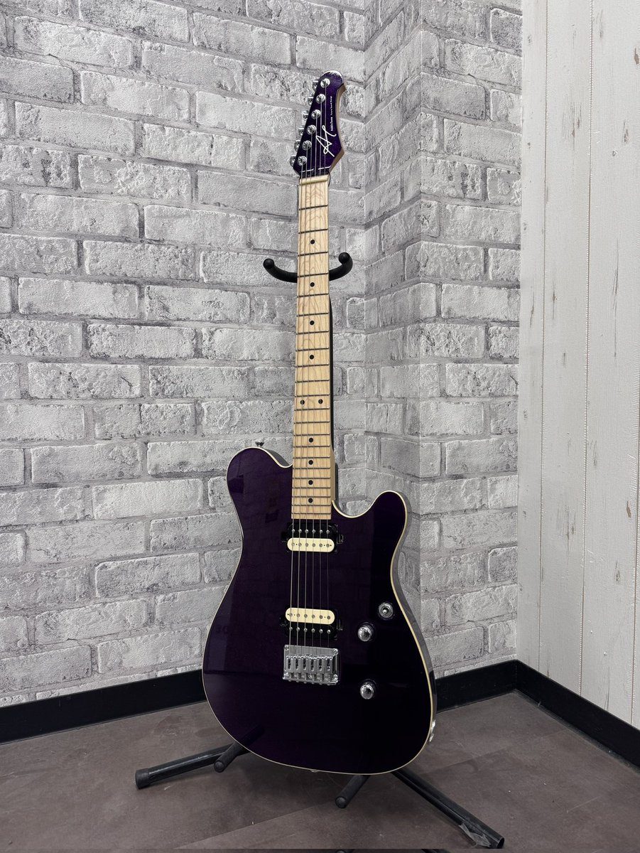 2ndgkkkn's tweet photo. 【御茶ノ水店】

ー入荷情報ー
Addictone / ECHO  Purple Spaekle

アディクトーンのオリジナルモデル「エコー」

パープルボディにラメがひときわ目を引く一本です！

是非店頭でお試し下さい！ https://t.co/oayGaBsRrg