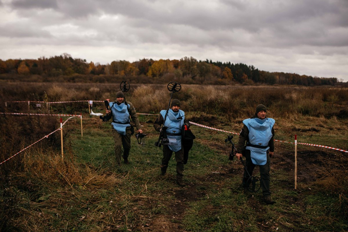 Science at risk tweet media