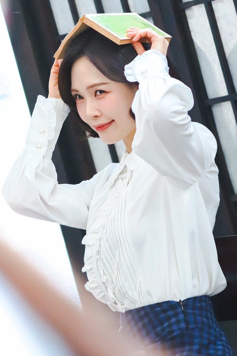 ᴄʟᴏᴜᴅ tweet media