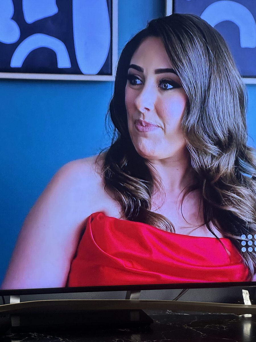 Steph the sarcastic sequin tweet media