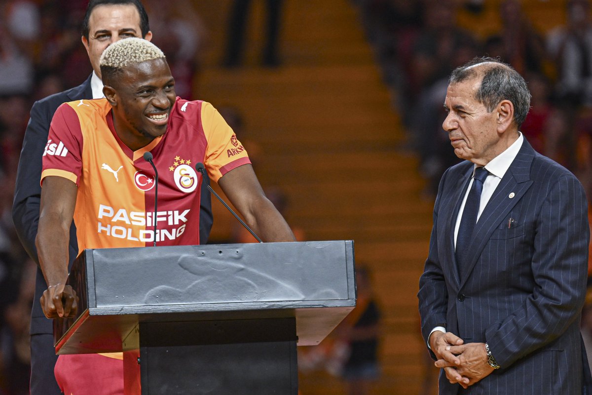 Dursun Özbek: "Santrforlar arasında, Galatasaray'a gelmiş geçmiş, Metin Oktay'dan sonra beni en çok heyecanlandıran oyuncu Victor Osimhen."