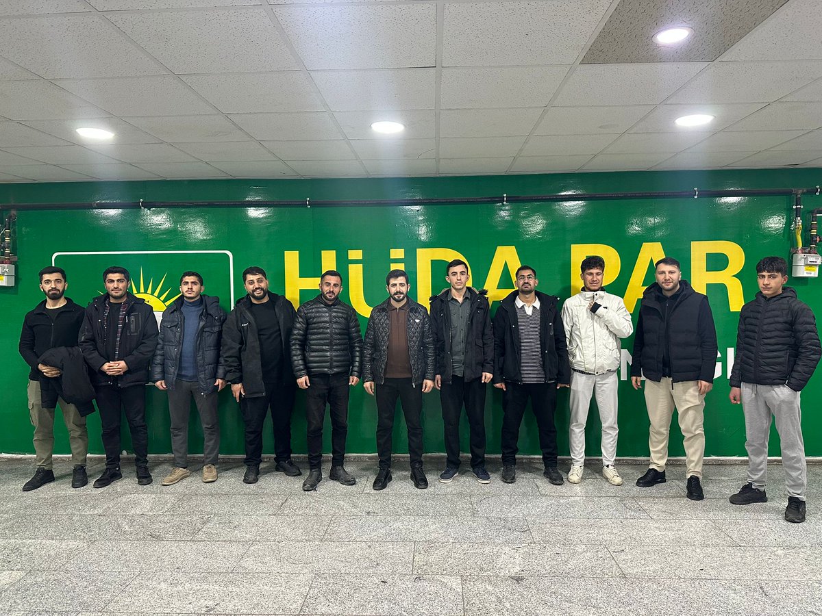 HÜDA PAR Ağrı Gençlik Kolları olarak aylık olağan değerlendirme toplantımızı gerçekleştirdik.

Toplantımızda, mübarek Ramazan ayının manevi ikliminde gerçekleştirdiğimiz faaliyetleri ele aldık.

#RamazanRuhunuYaşat #RamadanMubarak