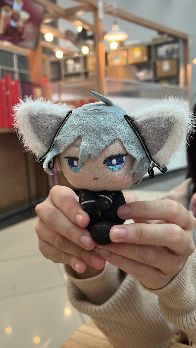 Silver Vanrouge tweet media