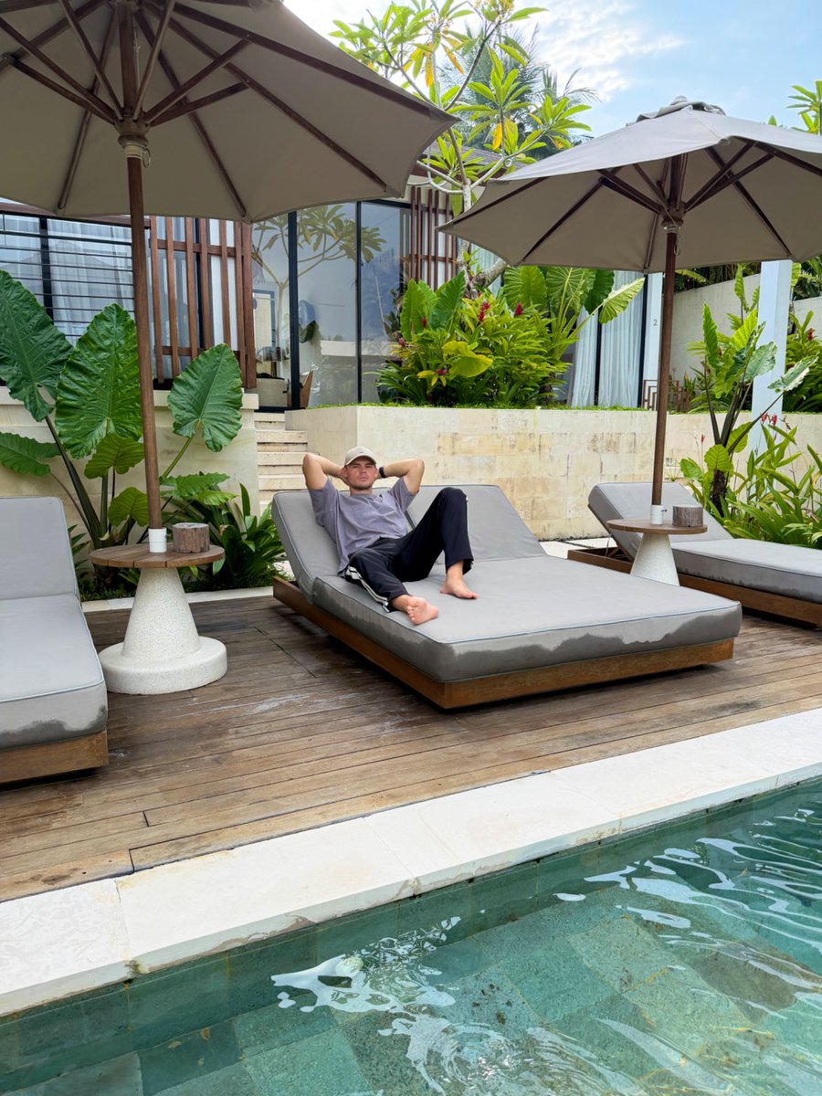 Alpha Tom tweet media