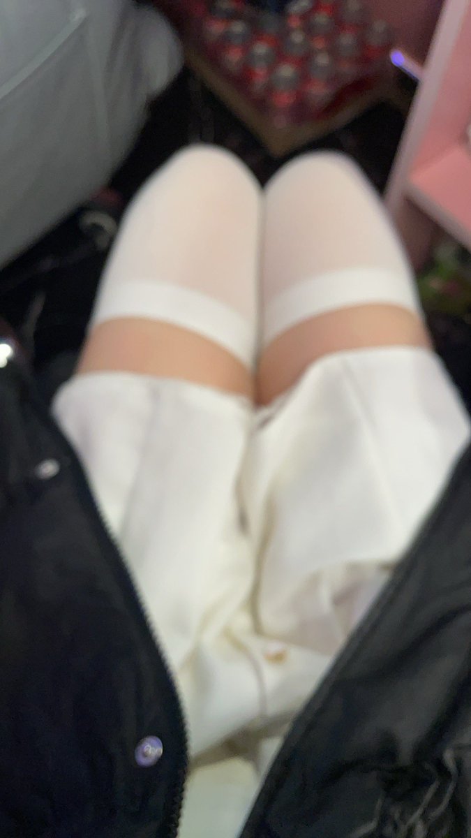 ccdr1015's tweet photo. 我咋这么坏 pyq有个人一直发什么想死什么的感觉发了一年了 但��在我评论区里面的评论经常很恶臭 我看他今天又发了条 我想评论个你咋还没死 https://t.co/2x2od4bcsT