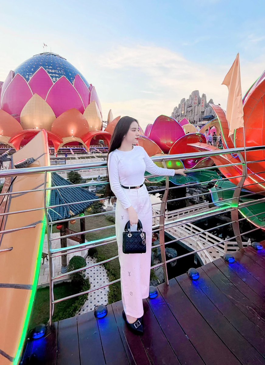 Huyền Trân tweet media