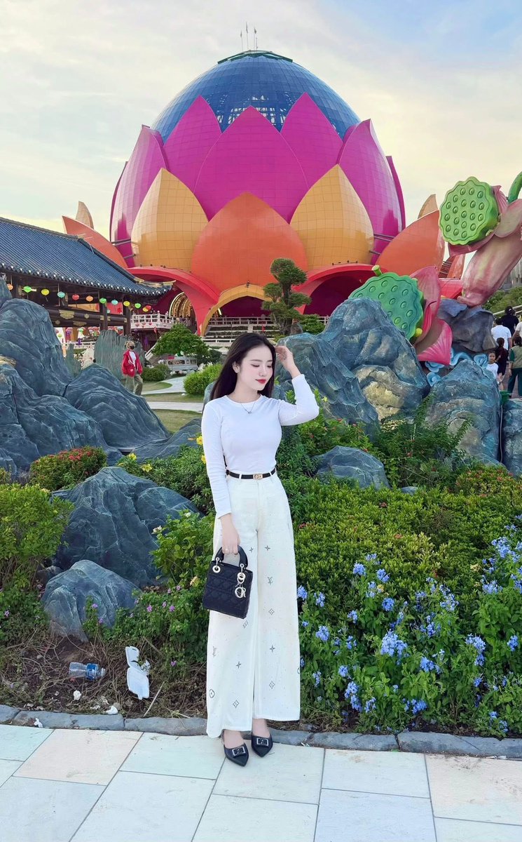 Huyền Trân tweet media