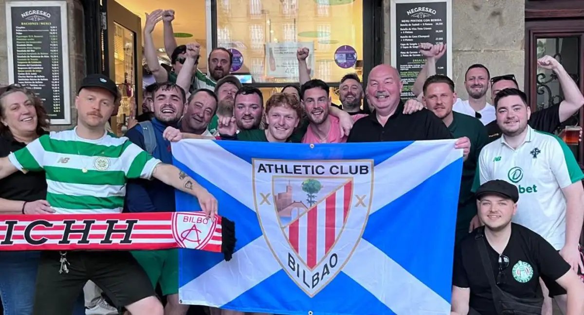 BilbaoBhoysCSC's tweet photo. Two huge games tonight for our teams:

@Athletic_en, losing 0-1, are away in the 2nd leg semi-final of the Copa Del Rey against @RealSociedad. 

Celtic away to Aberdeen. Both start at 9pm Basque time.

Two screens &amp; two victories needed, mesedez 🙏

Aupa Athletic! Up the Celts! https://t.co/xC1WT55XIo