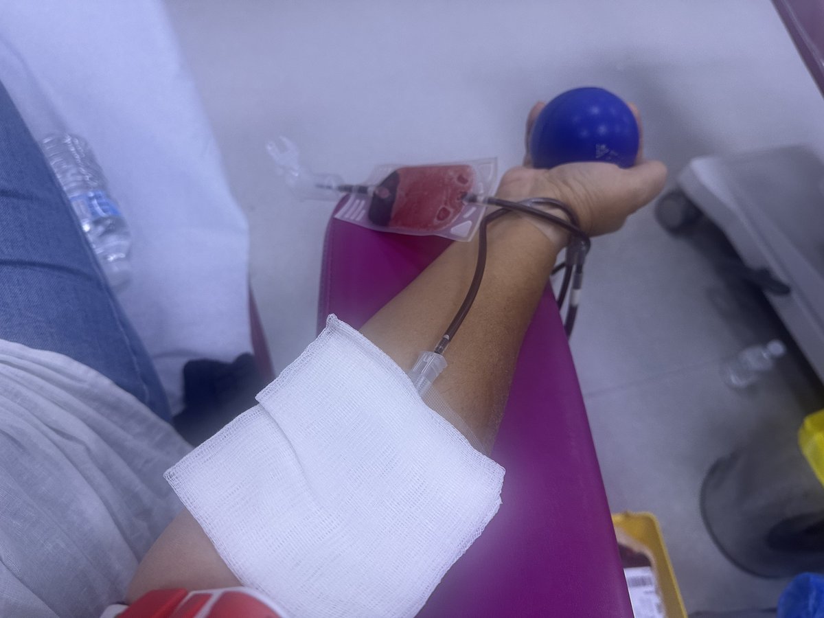DianeAlai's tweet photo. There was a call for blood in #Kuwait and I went last night. I was so impressed by the number of Kuwaitis, mainly young men and women, who had come. It was beautiful to witness the solidarity and sense of responsibility. https://t.co/w7eg1JM8MU