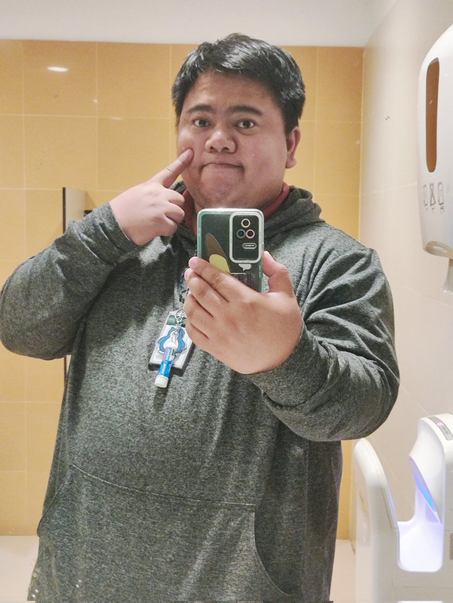 Gom_chun's tweet photo. selfie 2 years ago https://t.co/SKCq2pKTwa