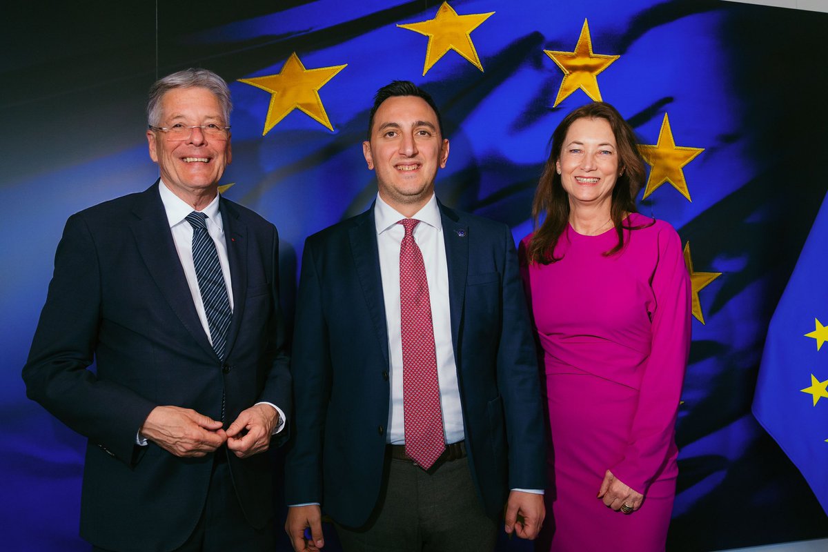 Peter Kaiser tweet media