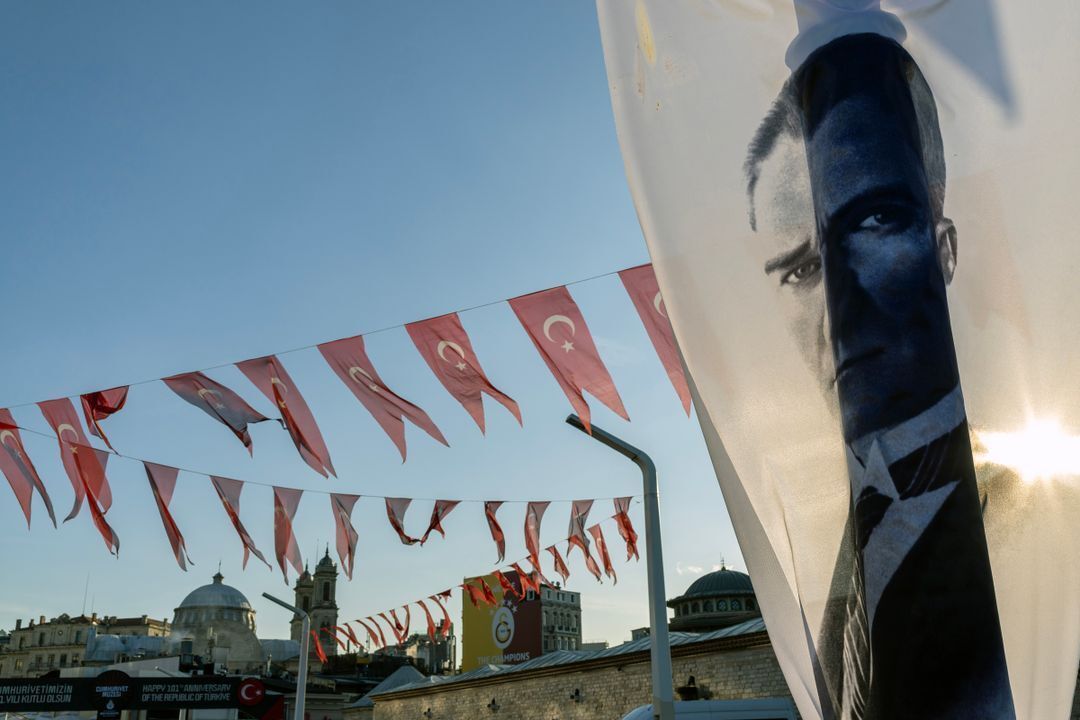 FrstHand tweet media