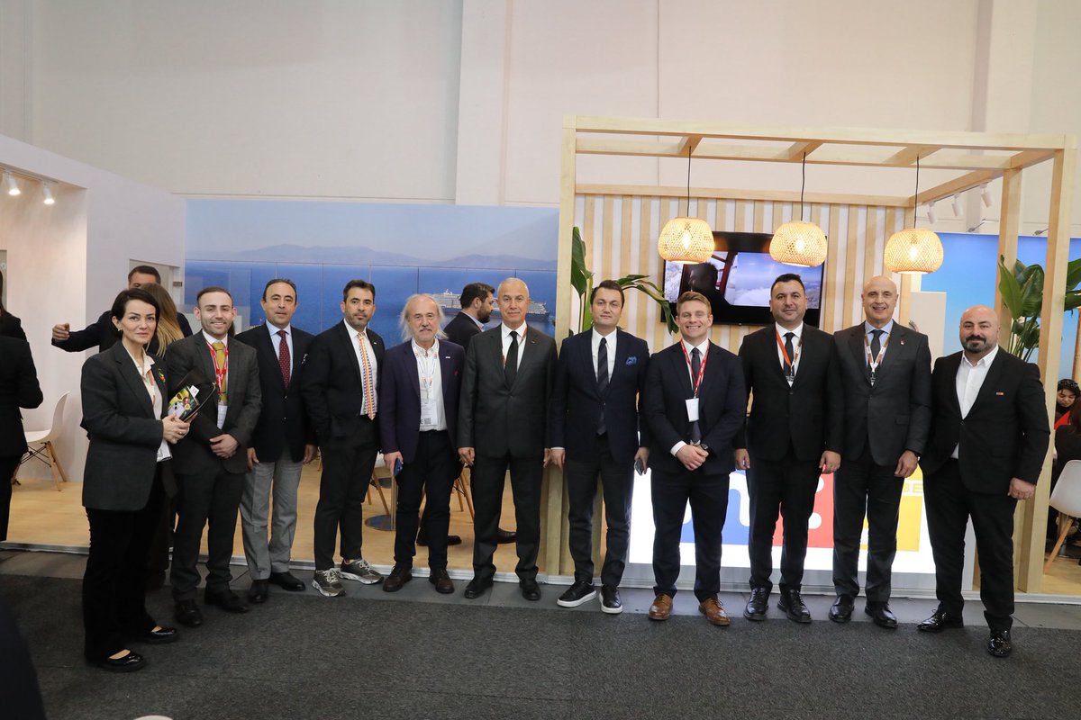 altid07's tweet photo. Alanya Turistik İşletmeciler Derneği olarak ITB Berlin’de Alanya’mızı güçlü şekilde temsil ediyoruz.2026 sezonu hedefleri,pazar çeşitliliği ve uluslararası konumun güçlendirilmesine yönelik stratejik adımları ele alıyor; sürdürülebilir turizm vizyonumuz doğrultusunda çalışıyoruz. https://t.co/kpDCVTWVLZ