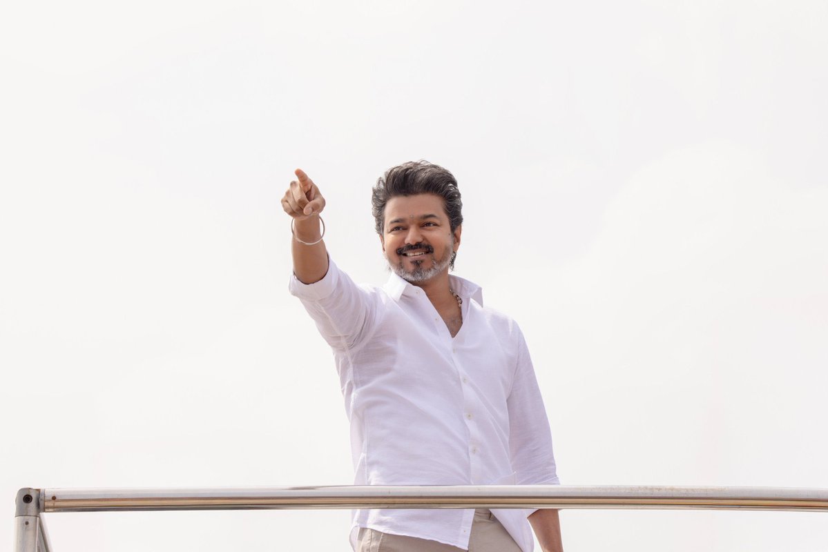 MrBharathiDasan's tweet photo. “Whenever I raise questions, they twist my words and say Vijay is speaking for the BJP. DMK also keep frightening minority communities for political benefit. That trick will not work anymore.” - Thalapathy @TVKVijayHQ 🎙️⚖️ 

#ThalapathyVijay
 #சோழநாட்டில்_தளபதி #TVKVision #TamilagaVettriKazhagam #TVK #CleanPolitics #TamilNadu #Vijay