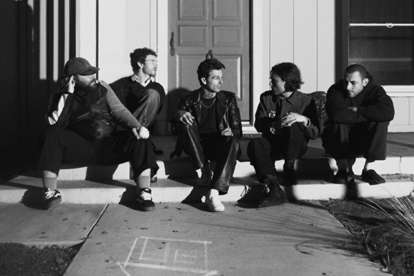 Musikasnonxtop's tweet photo. THE NEIGHBOURHOOD CONFIRMA  UN CONCIERTO EN MADRID  https://t.co/dz1ArkN01N @LiveNationES @LiveNation @LiveNation https://t.co/6BzdQ3SjPK