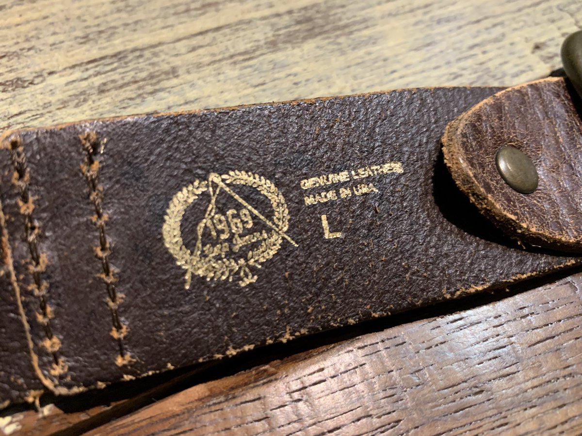 outsidekawasaki's tweet photo. USED GAP
Leather Belt
Made In USA 🇺🇸
Size L
Price ¥5940 Taxin
#アウトサイド川崎 #川崎 #古着 #川崎古着 #神奈川古着 #川崎古着マップ #川崎アメカジ #gap #ギャップ #oldgap #オールドギャップ #vintage #80s #madeinusa #アメリカ製 #アメカジ #アメカジコーデ https://t.co/X2BrLY5Zp2