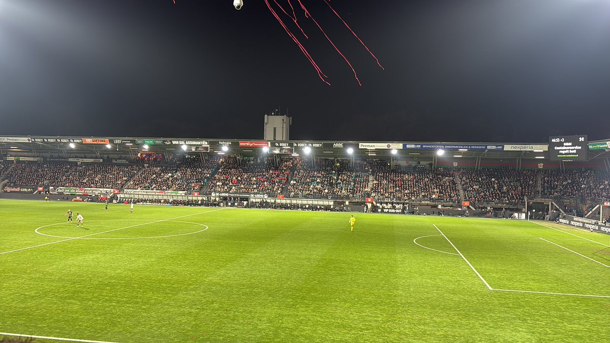 BoydD2001's tweet photo. Groot feest in Nijmegen. Minder resultaat voor ons PSV, maar NEC verdiend gewonnen. #psv https://t.co/TUVIj0VbNG