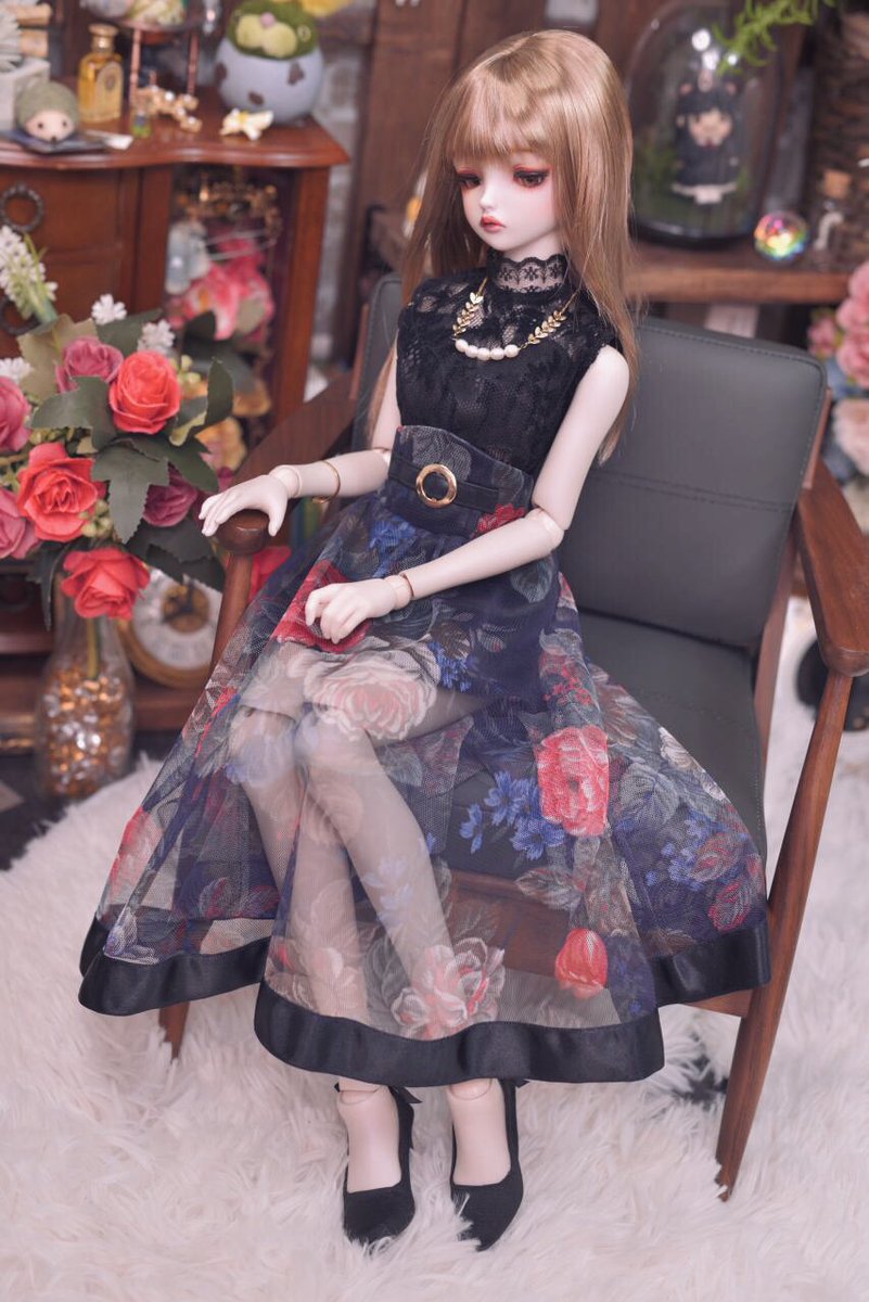 アイドール東京 の新作はﾛﾏﾝﾃｨｯｸな薔薇柄のﾁｭｰﾙを使ったｽﾃﾝﾄﾞｸﾞﾗｽ