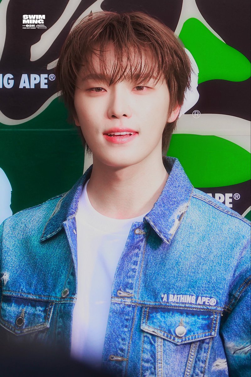 SWIMMING🦦 tweet media