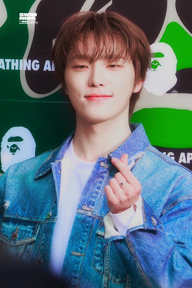 SWIMMING🦦 tweet media