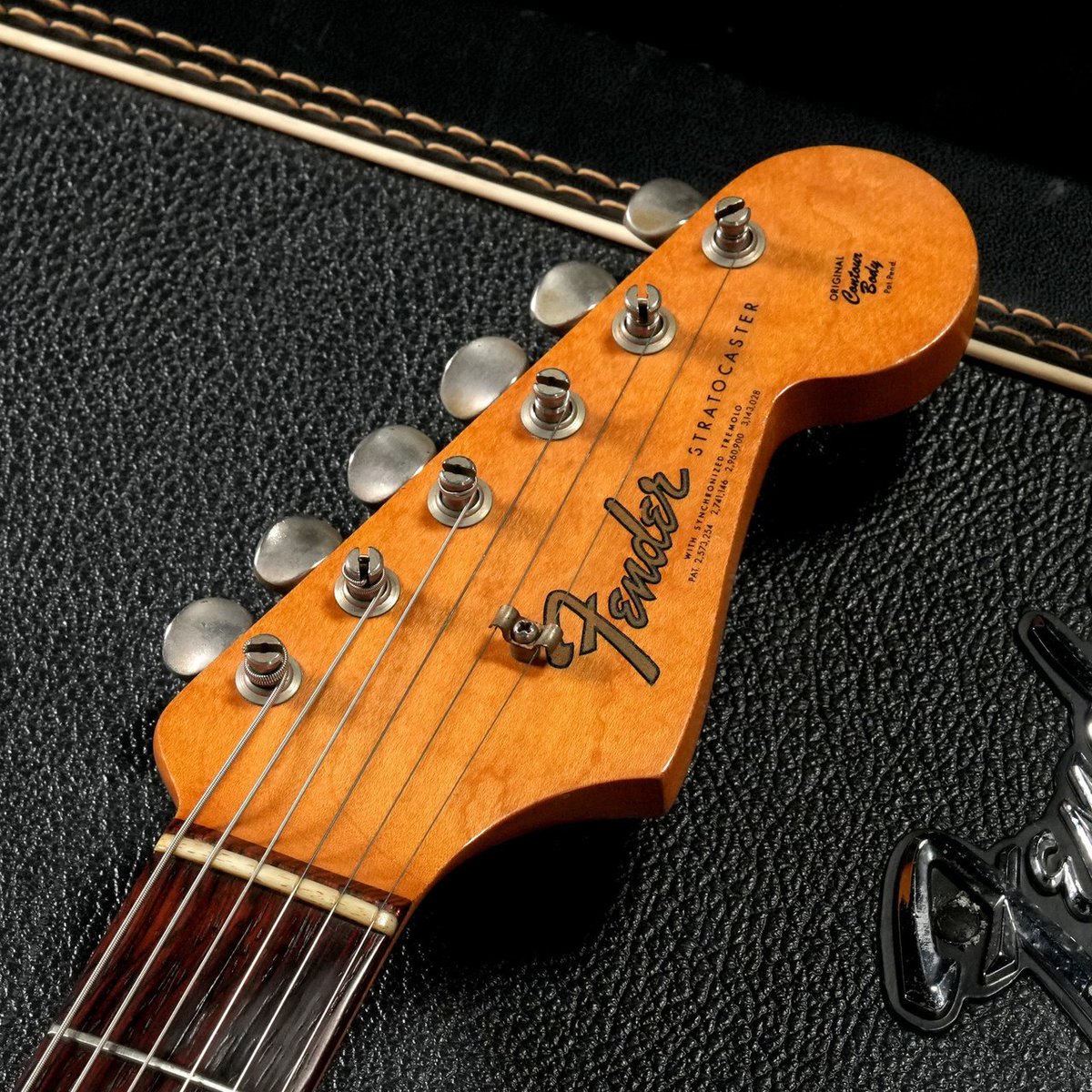 1484shibuya's tweet image. 1965年製、Fender Stratocaster Sunburst！！プレイアビリティも良く、これからも十分お使いいただける個体です。ぜひご検討くださいませ。
store.ishibashi.co.jp/view/item/0000…
#Fender #Stratocaster