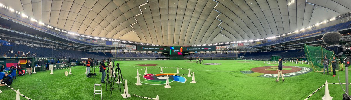 jkobe13's tweet photo. Tak jsme s ⚾️ @baseballczech_ v Tokyo Domu 🏟️ znovu po třech letech, zatím trénink ale zítra tady začíná @WBCBaseball 🎙️buď u toho #poslouchejsport na @RadiozurnalS @Radiozurnal1 📻 začínáme od 11:00 SEČ zápasem s Jihokorejci (světové 4) https://t.co/VEDwszYmfp