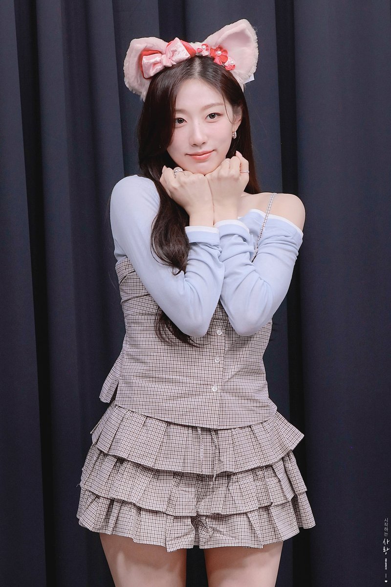 Lovelyz19930521's tweet photo. 260228 정예인 포토북 팬싸인회2

#러블리즈 #Lovelyz 
#정예인 #YEIN https://t.co/Fs2tvwO2qM