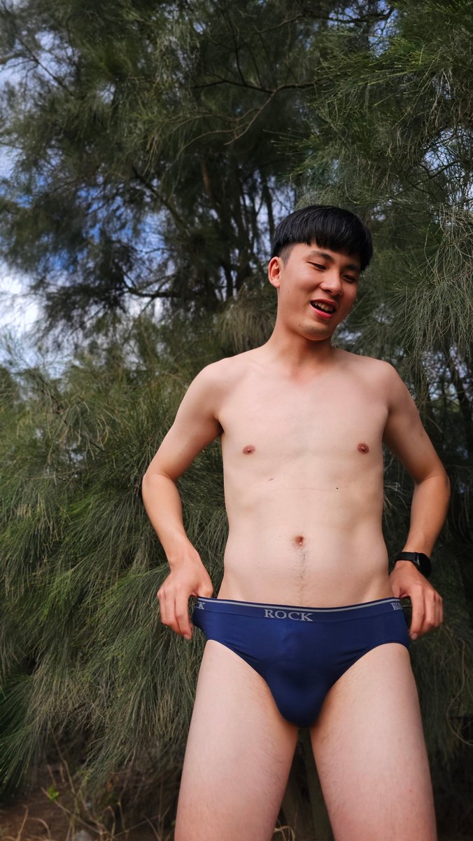 ddyy_188's tweet photo. 感謝有緣人出圖...
拍得真好..1.2.3.4.
3 ..要脫掉裸

這樣的笑容滿意嗎 _ 
#台南 #男 #小美軍  曬太陽 ☀️ https://t.co/xBowbGE201