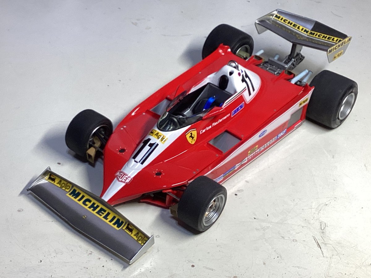 LaboIot's tweet photo. タミヤ1/20フェラーリ312T3
完成しました。
カウルを載せるとエンジンはほぼ見えません。また沢山の無駄をやったようですね😅￼なので蓋無しで展示する様にします。素材の様なキットなんで擦合せに苦労しましたができました🤗
プラモは賞味期限切れ前に作りましょう♪
#タミヤ #312T3 #フェラーリ https://t.co/jQjqpnLJPn