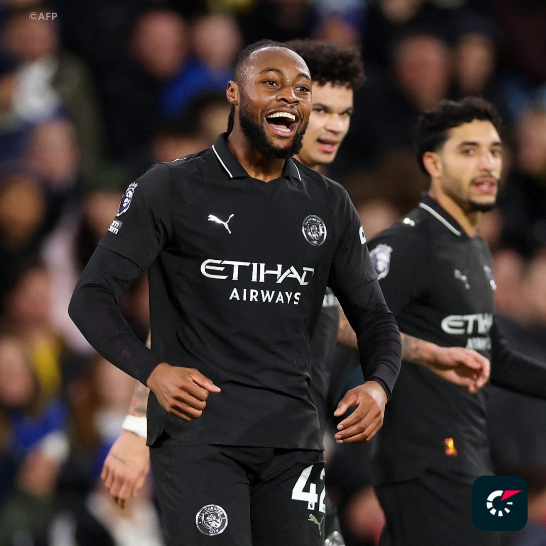 Esta noche tenemos mucha acción en la Premier League, y os la contamos en vivo

⏰ 20:30h
Manchester City 🆚 Nottingham con <a href="/palaciosmatias/">Matías Palacios</a> 
Aston Villa 🆚 Chelsea con <a href="/JoelLusanu/">Joel Lusanu</a> 
Brighton 🆚 Arsenal con <a href="/JoseLuisGual/">Jose Luis Gual</a> 

⏰ 21:15h
Newcastle 🆚 Manchester United con <a href="/Juan_Yague_/">Yagüe</a>