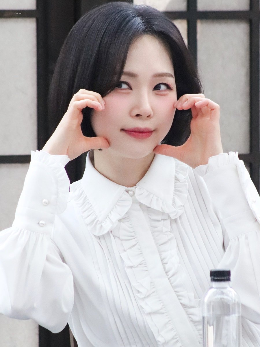 ᴄʟᴏᴜᴅ tweet media