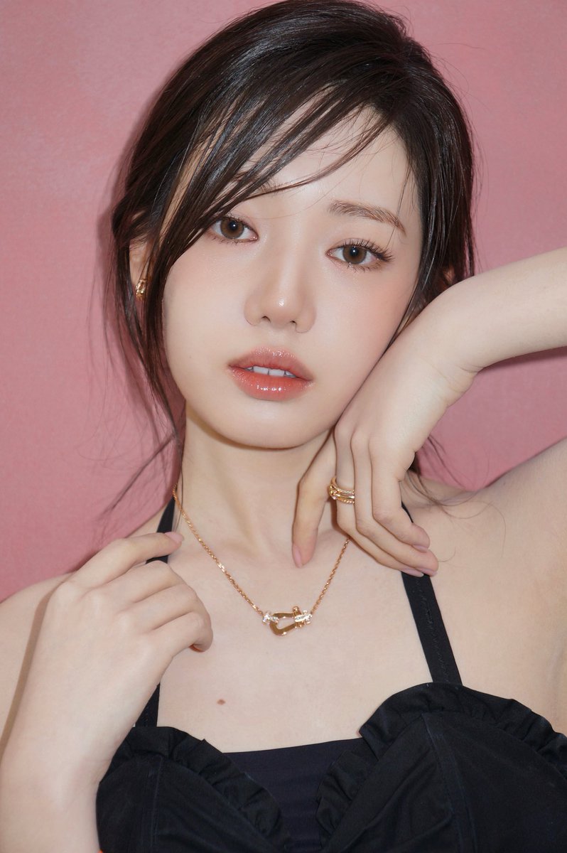 로라 얼굴 tweet media