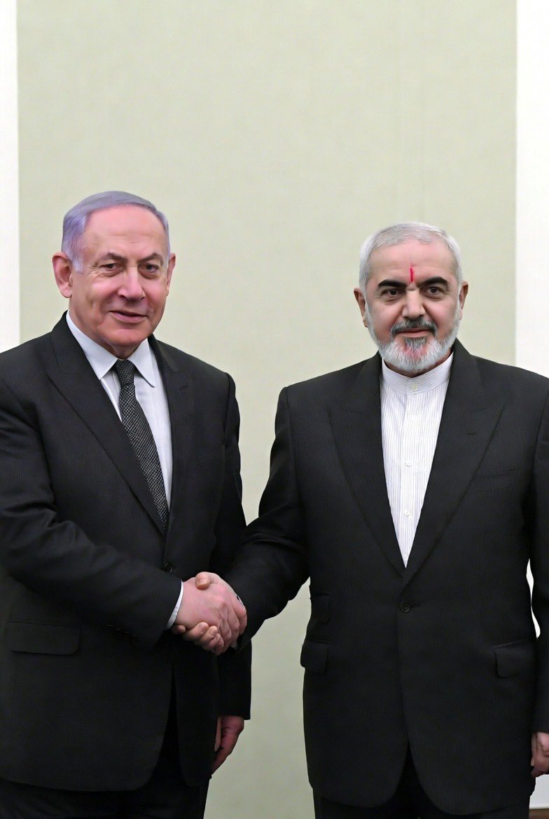 Zbigniew42069's tweet photo. Uwaga ⚠️ 🚨

Oficjalnie wojna została zakończona po mojej godzinnej rozmowie z głowami obu państw. Iran już zaprzestał bombardowania innych krajów i wszyscy teraz możecie żyć długo i szczęśliwie.

Źródło: kciuk Jacka Kędzi https://t.co/RElfO5Yck4