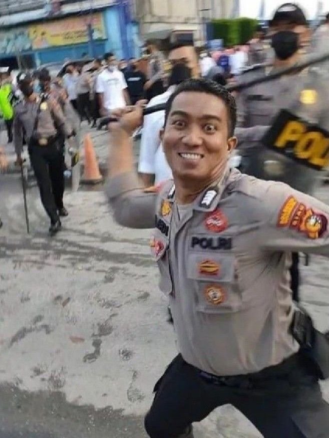 insane poses tweet media
