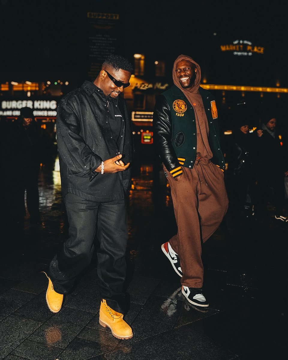 sarkodie's tweet photo. Happy bday my battery charger @adesope_olajide God bless you my brother !!! More Life !! https://t.co/ACmJEJeti2