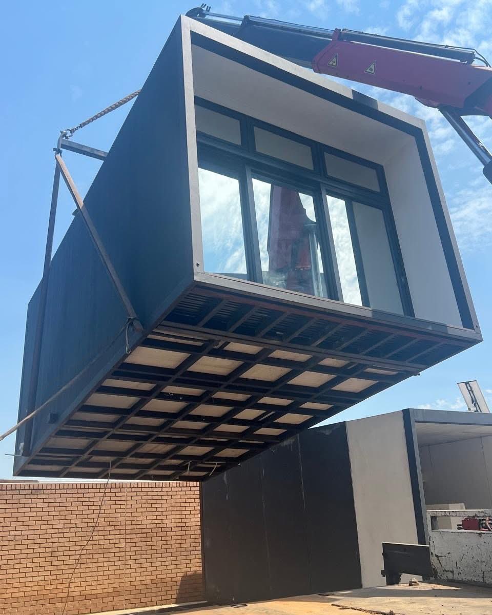 blockhouseHome's tweet photo. Block One, off to North West today!

Another home on the move — crafted with care, designed for modern living, and ready to begin its next chapter.

Safe travels, Block One.

#BlockOne #BlockhouseHomes #OnTheMove #PrefabLiving #ModularHomes #ModernLiving https://t.co/kWkS8wK1RP