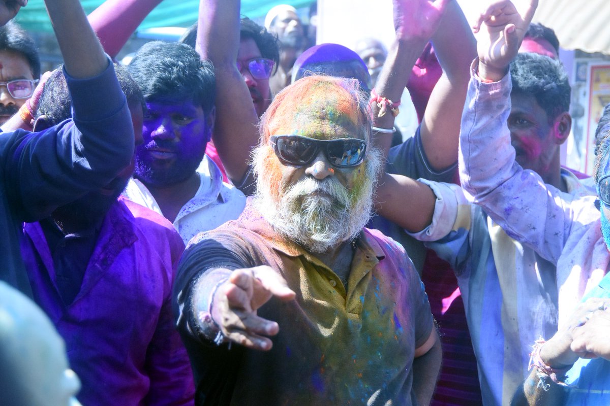 ImJaggaReddy's tweet image. సంగారెడ్డి హోలీ వేడుకల్లో జగ్గారెడ్డి ఊర మాస్ సెలబ్రేషన్స్..

#Jaggareddy #Sangareddy #HoliFestival #HoliCelebrations #JagganaMass